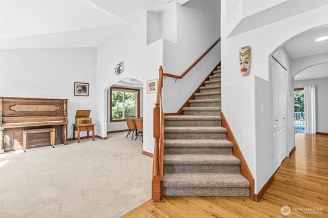 403 207th Avenue E Auburn WA 98391
