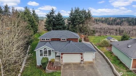 403 207th Avenue E Auburn WA 98391