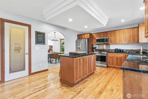 403 207th Avenue E Auburn WA 98391