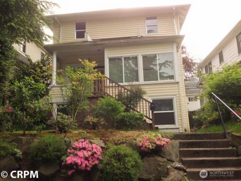 5211 19th Avenue NE Seattle WA 98105