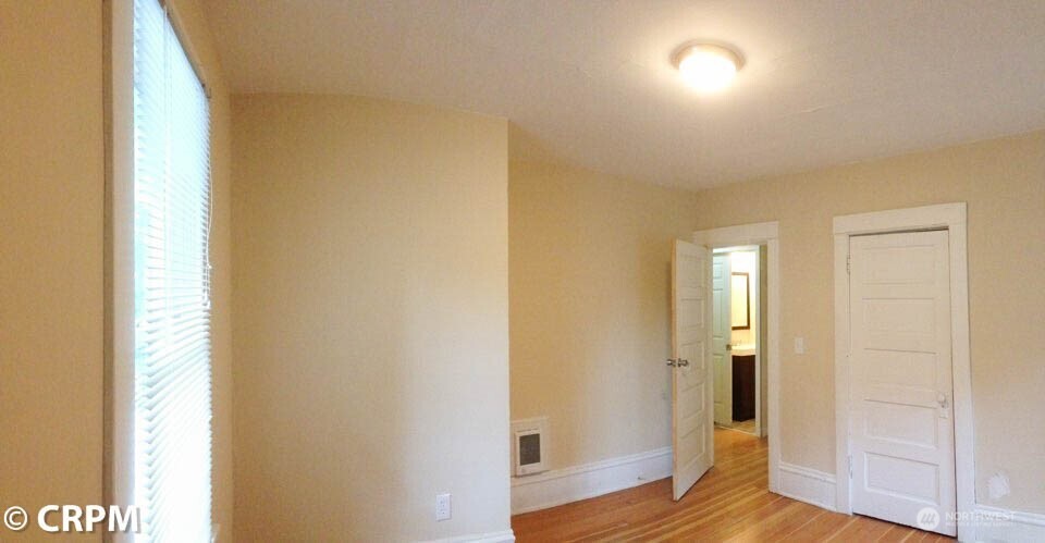 5211 19th Avenue NE Seattle WA 98105