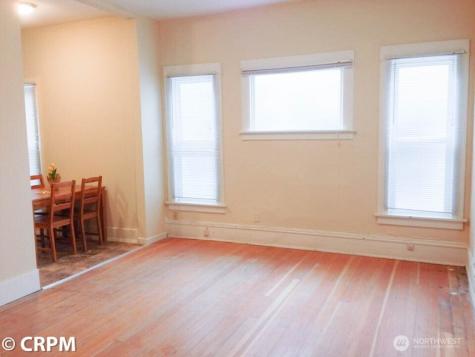5211 19th Avenue NE Seattle WA 98105