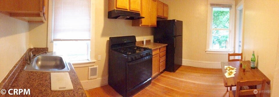 5211 19th Avenue NE Seattle WA 98105