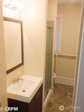 5211 19th Avenue NE Seattle WA 98105