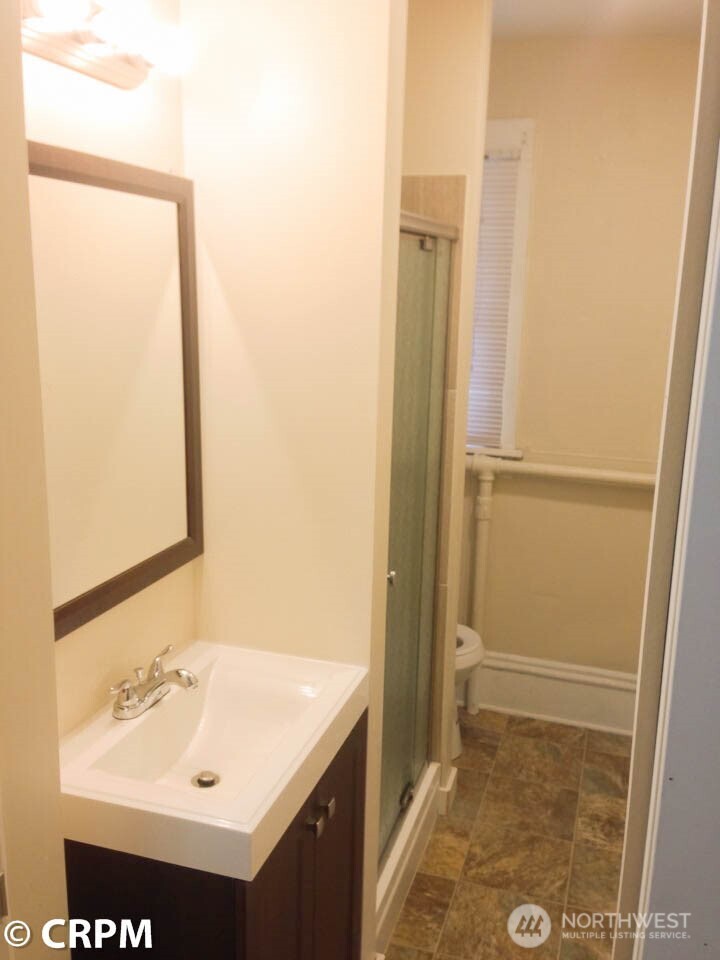 5211 19th Avenue NE Seattle WA 98105