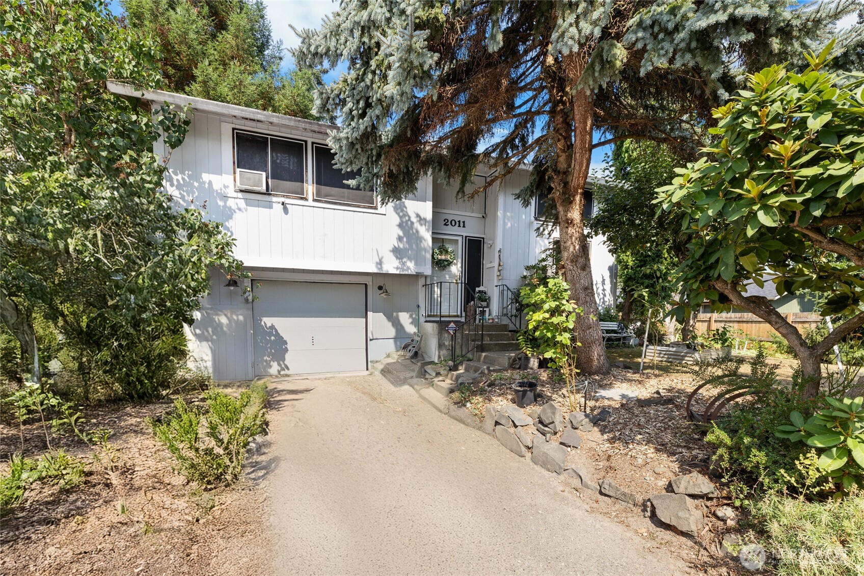 2011 25th Avenue SE Puyallup WA 98374