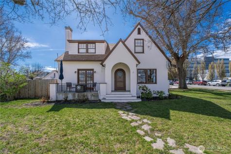 841 Red Apple Road Wenatchee WA 98801