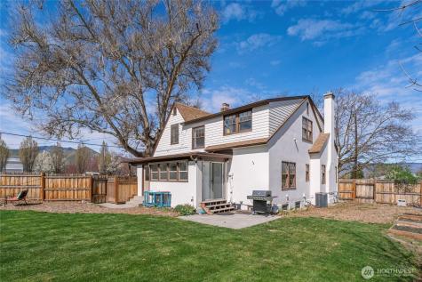 841 Red Apple Road Wenatchee WA 98801