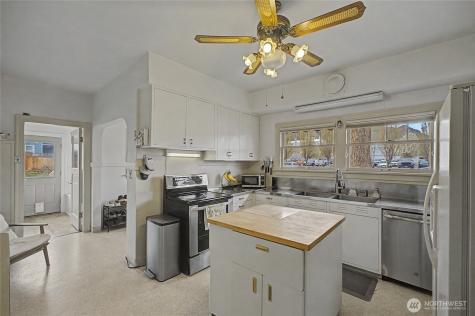 841 Red Apple Road Wenatchee WA 98801