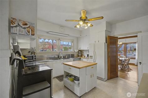 841 Red Apple Road Wenatchee WA 98801