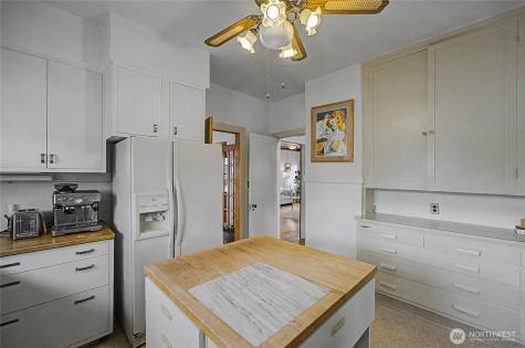 841 Red Apple Road Wenatchee WA 98801