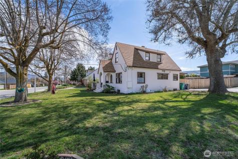 841 Red Apple Road Wenatchee WA 98801