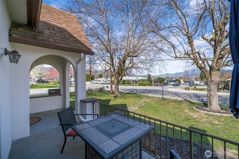 841 Red Apple Road Wenatchee WA 98801