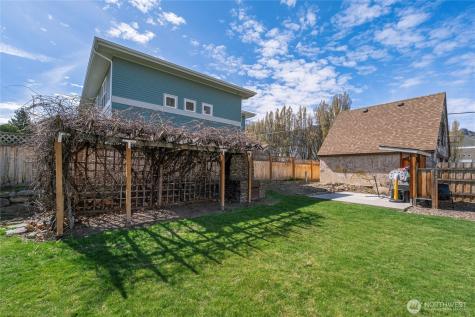841 Red Apple Road Wenatchee WA 98801
