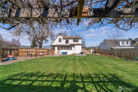 841 Red Apple Road Wenatchee WA 98801