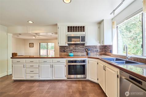 15028 245th Avenue SE Issaquah WA 98027