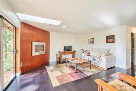 15028 245th Avenue SE Issaquah WA 98027