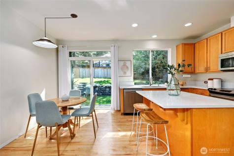 9418 NE Tidal Court Bainbridge Island WA 98110