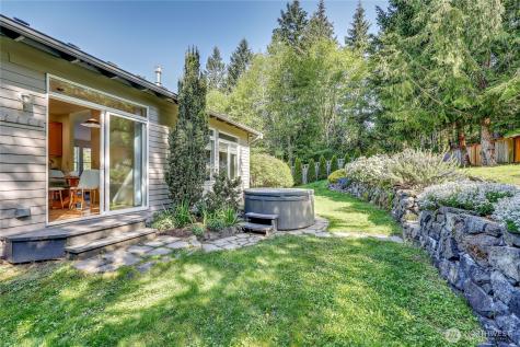 9418 NE Tidal Court Bainbridge Island WA 98110