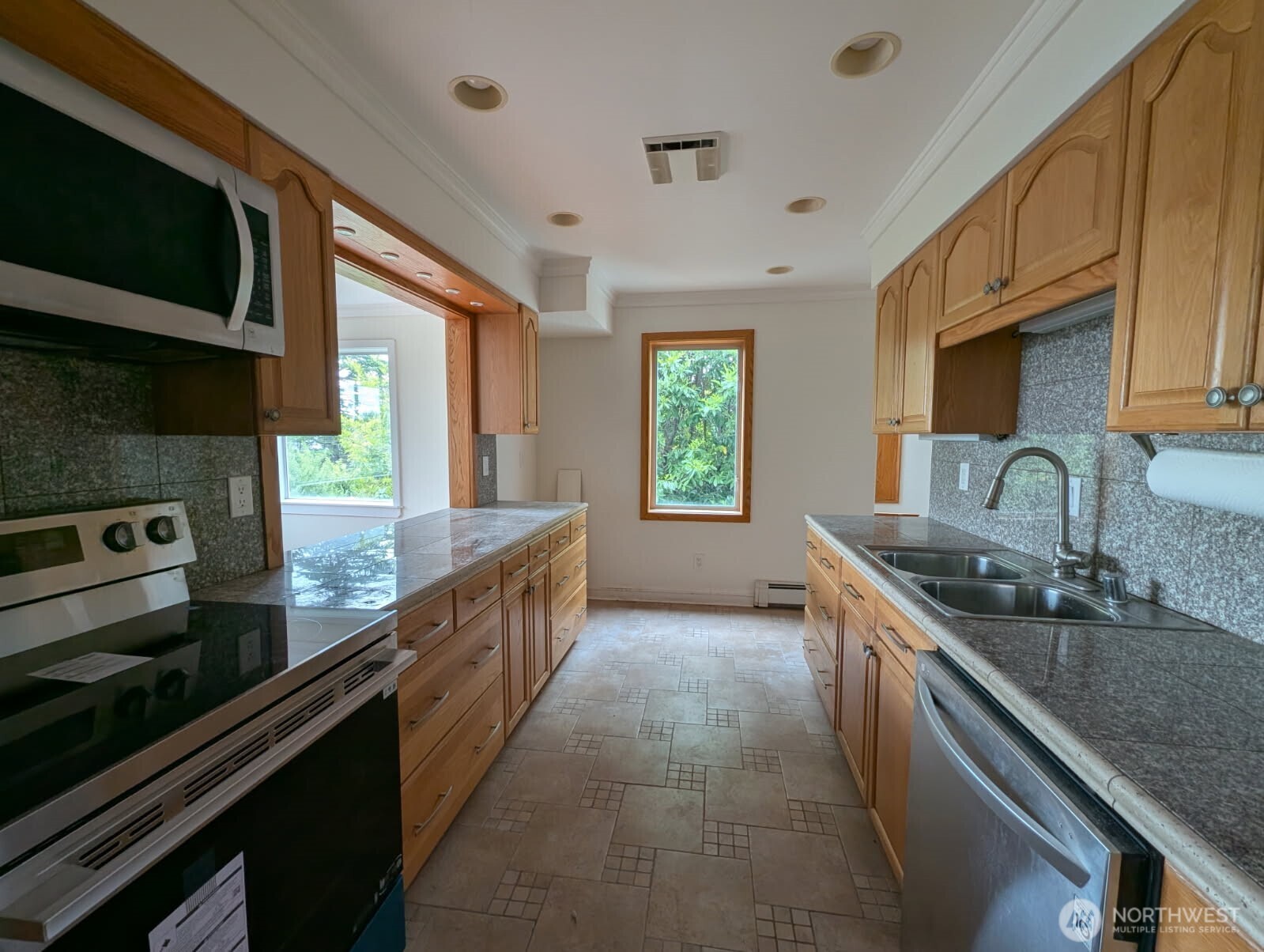 6906 55th Avenue S Seattle WA 98118
