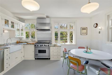 2844 Cascadia Avenue S Seattle WA 98144