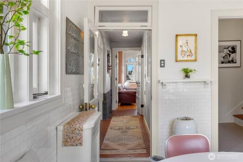 2844 Cascadia Avenue S Seattle WA 98144