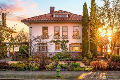 2844 Cascadia Avenue S Seattle WA 98144