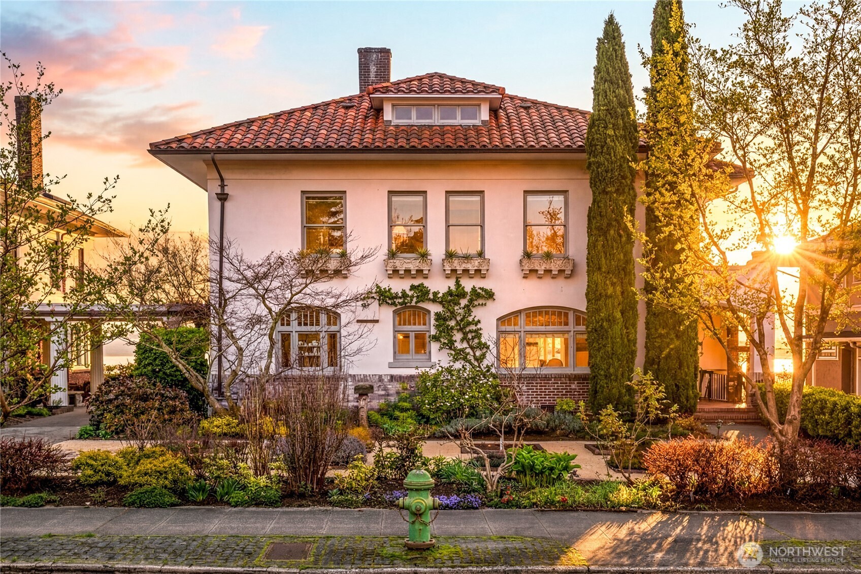 2844 Cascadia Avenue S Seattle WA 98144