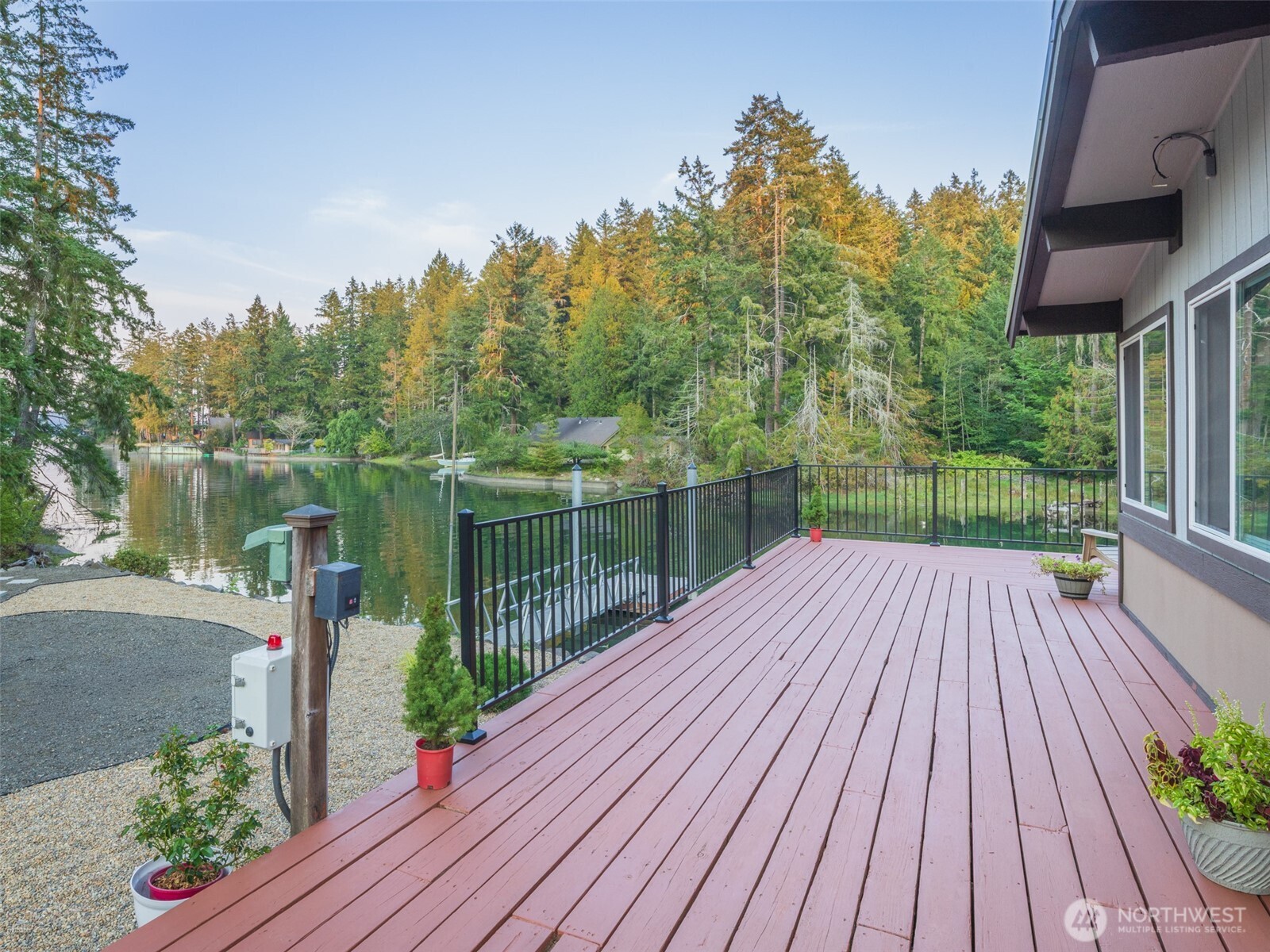 5440 E Grapeview Loop Road Allyn WA 98524