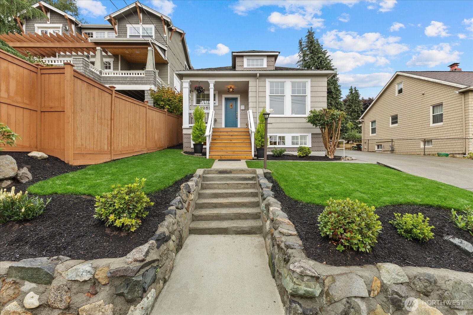 3252 13th Avenue W Seattle WA 98119