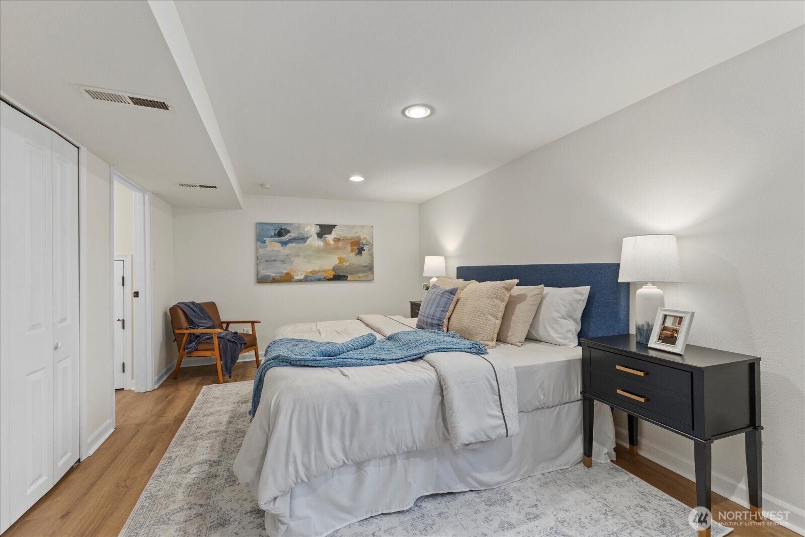 3252 13th Avenue W Seattle WA 98119