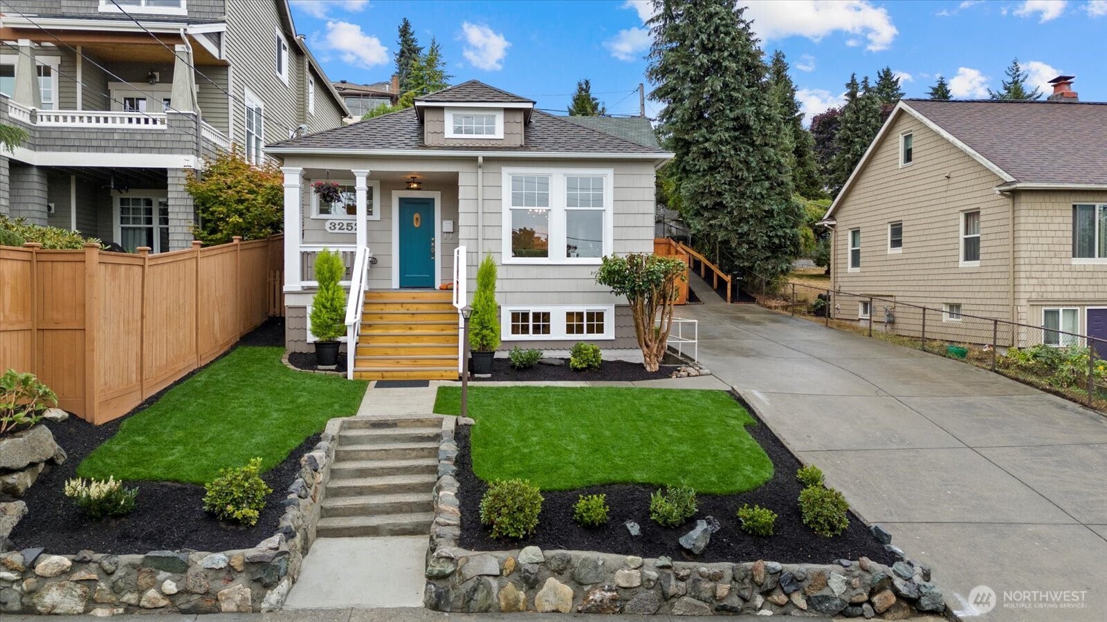 3252 13th Avenue W Seattle WA 98119