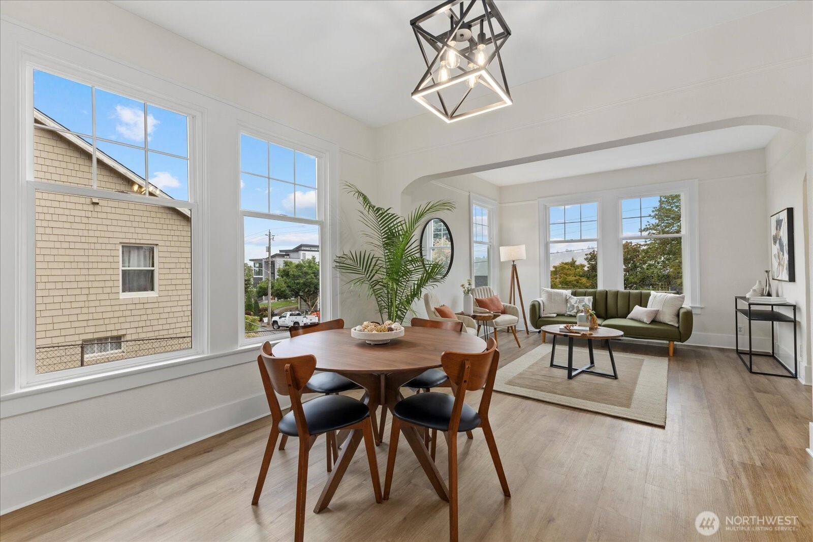 3252 13th Avenue W Seattle WA 98119
