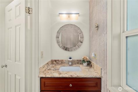 32724 6th Avenue SW Federal Way WA 98023