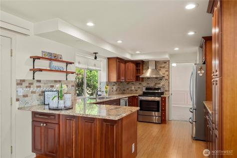 32724 6th Avenue SW Federal Way WA 98023