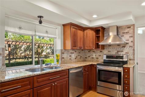 32724 6th Avenue SW Federal Way WA 98023