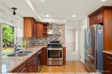 32724 6th Avenue SW Federal Way WA 98023