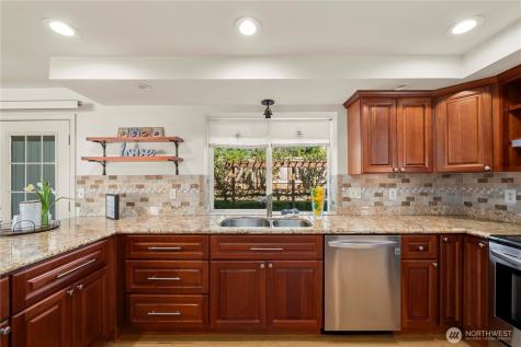 32724 6th Avenue SW Federal Way WA 98023