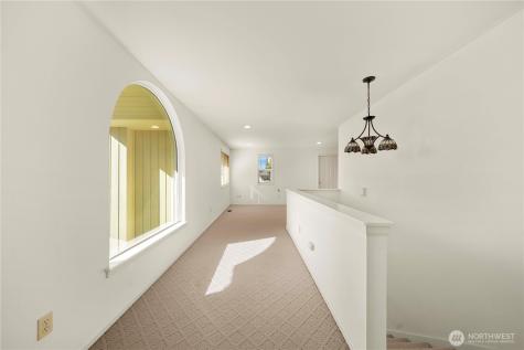 32724 6th Avenue SW Federal Way WA 98023