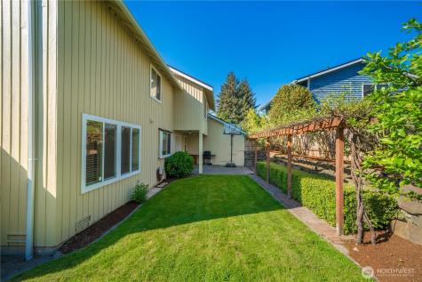 32724 6th Avenue SW Federal Way WA 98023