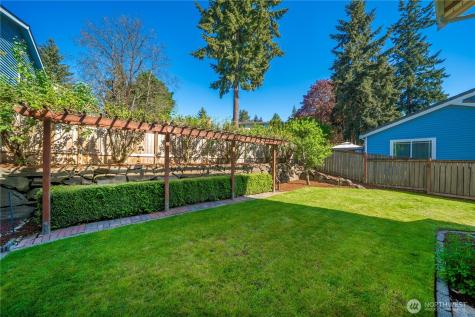 32724 6th Avenue SW Federal Way WA 98023