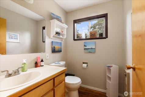 1552 NE Narrows Avenue Oak Harbor WA 98277