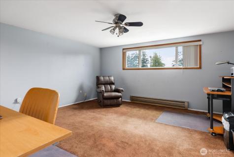 1552 NE Narrows Avenue Oak Harbor WA 98277