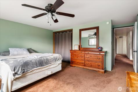 1552 NE Narrows Avenue Oak Harbor WA 98277