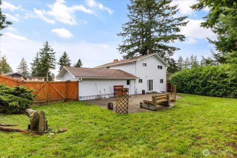 1552 NE Narrows Avenue Oak Harbor WA 98277
