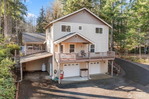 81 N Fawn Drive Hoodsport WA 98548