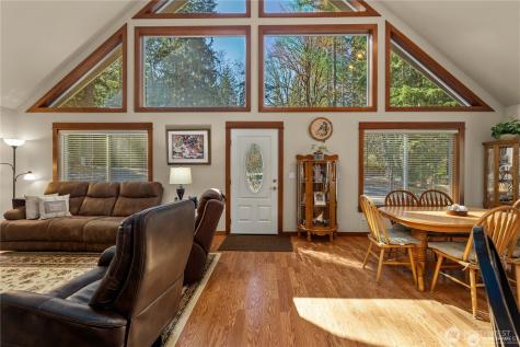 81 N Fawn Drive Hoodsport WA 98548