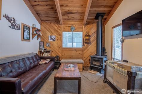 81 N Fawn Drive Hoodsport WA 98548