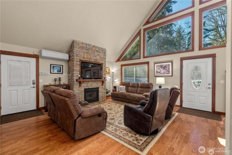 81 N Fawn Drive Hoodsport WA 98548