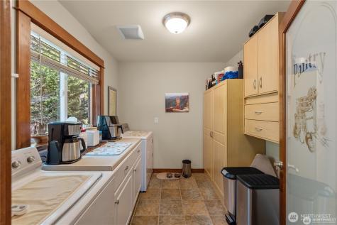 81 N Fawn Drive Hoodsport WA 98548
